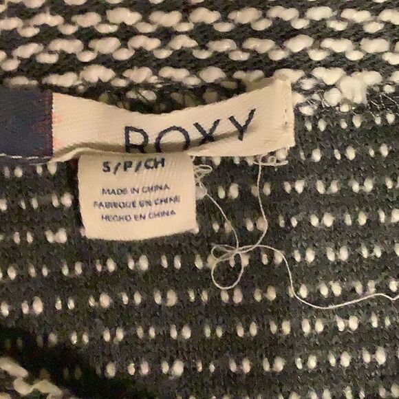 Roxy - Gray White Knit Long - Sleeve Sweater - Picture 3 of 4